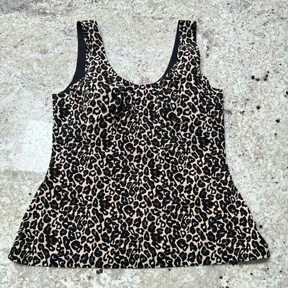 Knix LuxeLift Scoop Neck Tank - Picture 1 of 4